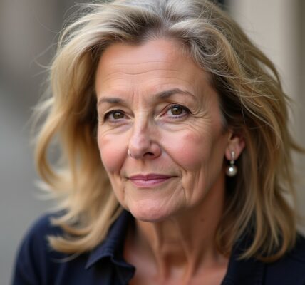 Élisabeth Guigou face au cancer : un combat inspirant à connaître